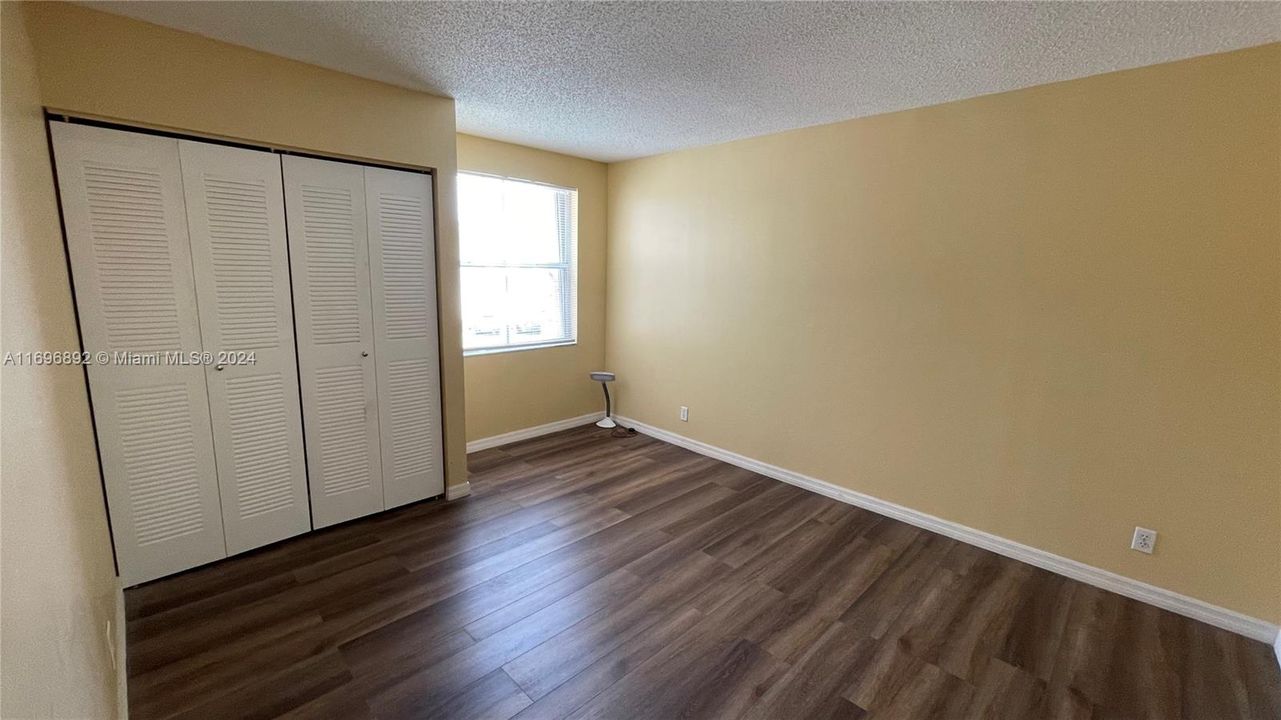 For Rent: $3,300 (3 beds, 2 baths, 1702 Square Feet)