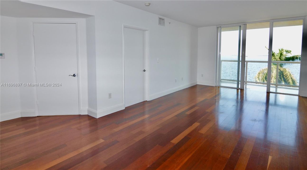 For Rent: $3,200 (2 beds, 2 baths, 1109 Square Feet)