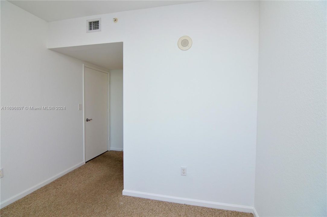 For Rent: $3,200 (2 beds, 2 baths, 1109 Square Feet)