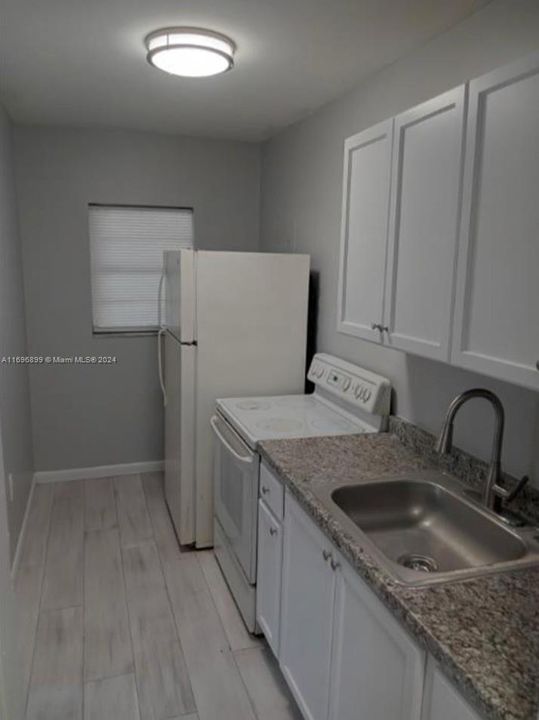 For Rent: $1,250 (1 beds, 1 baths, 575 Square Feet)