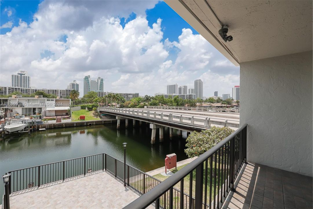 For Sale: $775,000 (3 beds, 2 baths, 2083 Square Feet)