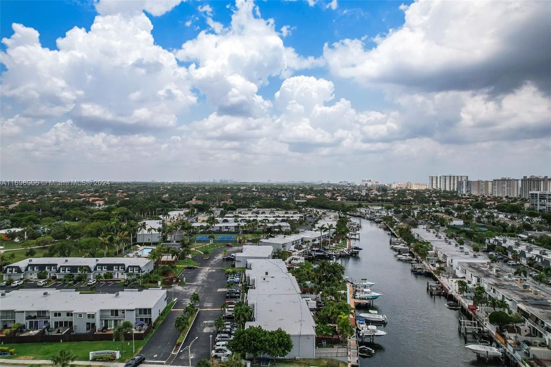 For Sale: $775,000 (3 beds, 2 baths, 2083 Square Feet)