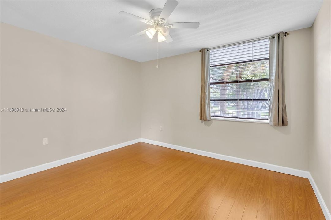 For Sale: $315,000 (2 beds, 2 baths, 1385 Square Feet)