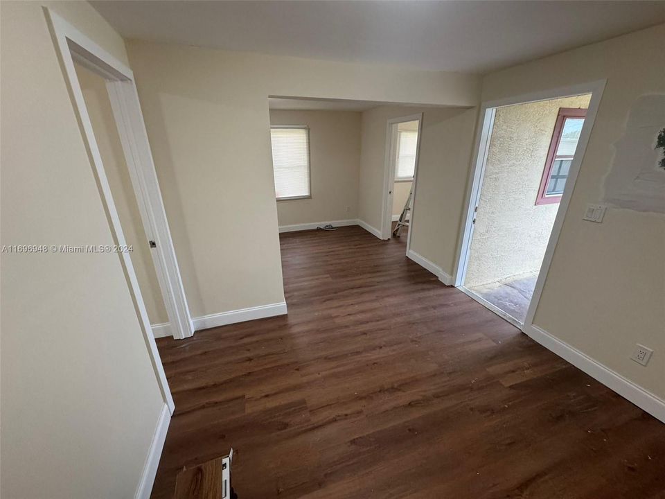 For Rent: $1,500 (2 beds, 1 baths, 3260 Square Feet)