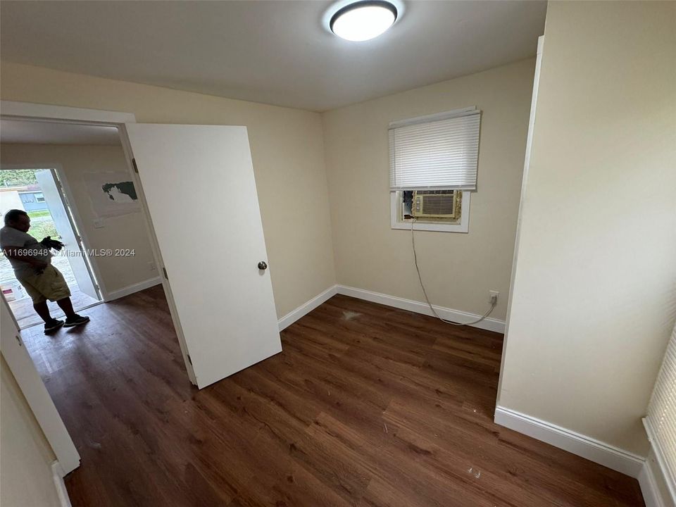 For Rent: $1,500 (2 beds, 1 baths, 3260 Square Feet)