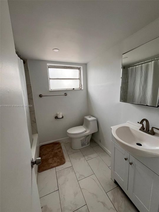 For Rent: $2,700 (3 beds, 2 baths, 840 Square Feet)