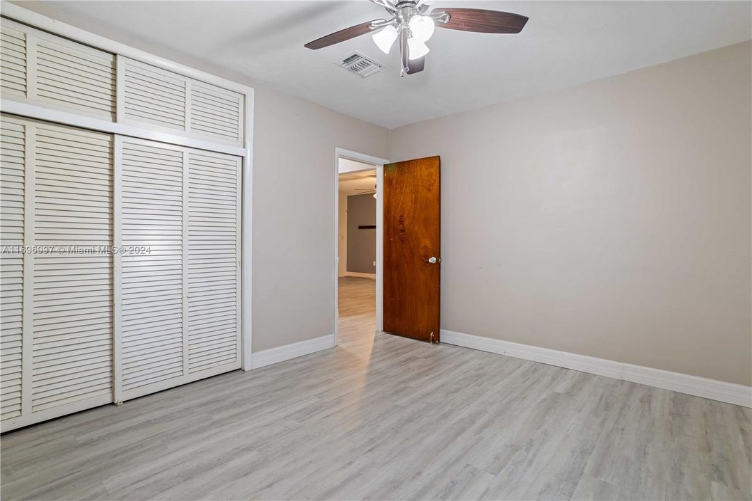 For Sale: $570,000 (3 beds, 2 baths, 1384 Square Feet)