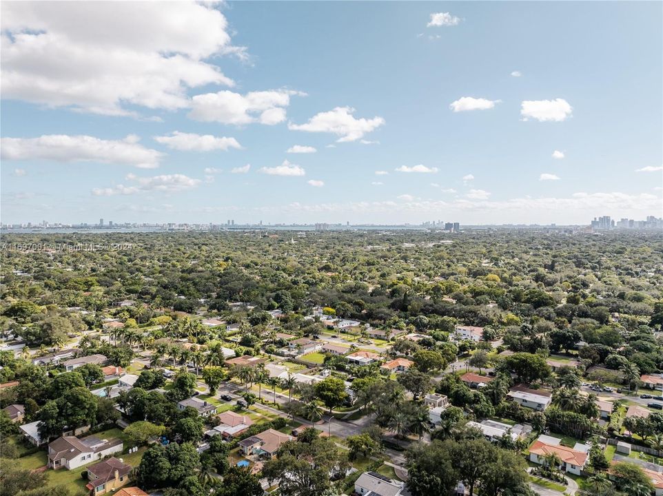 For Sale: $1,395,000 (3 beds, 2 baths, 1798 Square Feet)