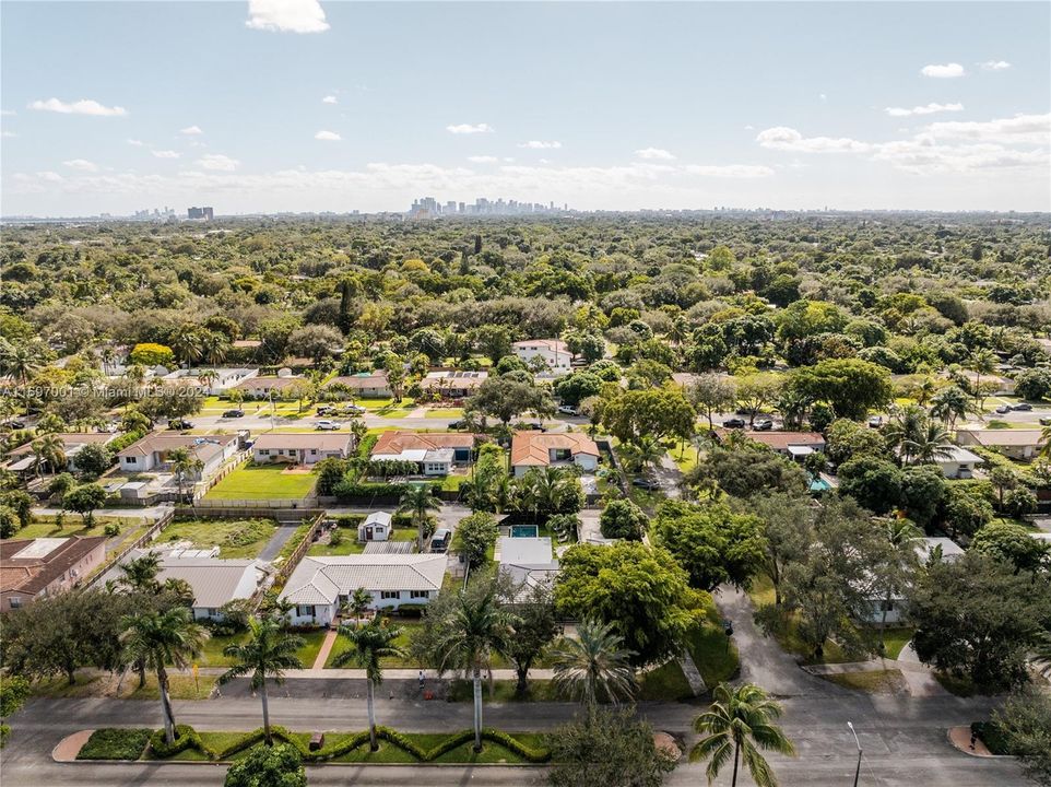 For Sale: $1,395,000 (3 beds, 2 baths, 1798 Square Feet)