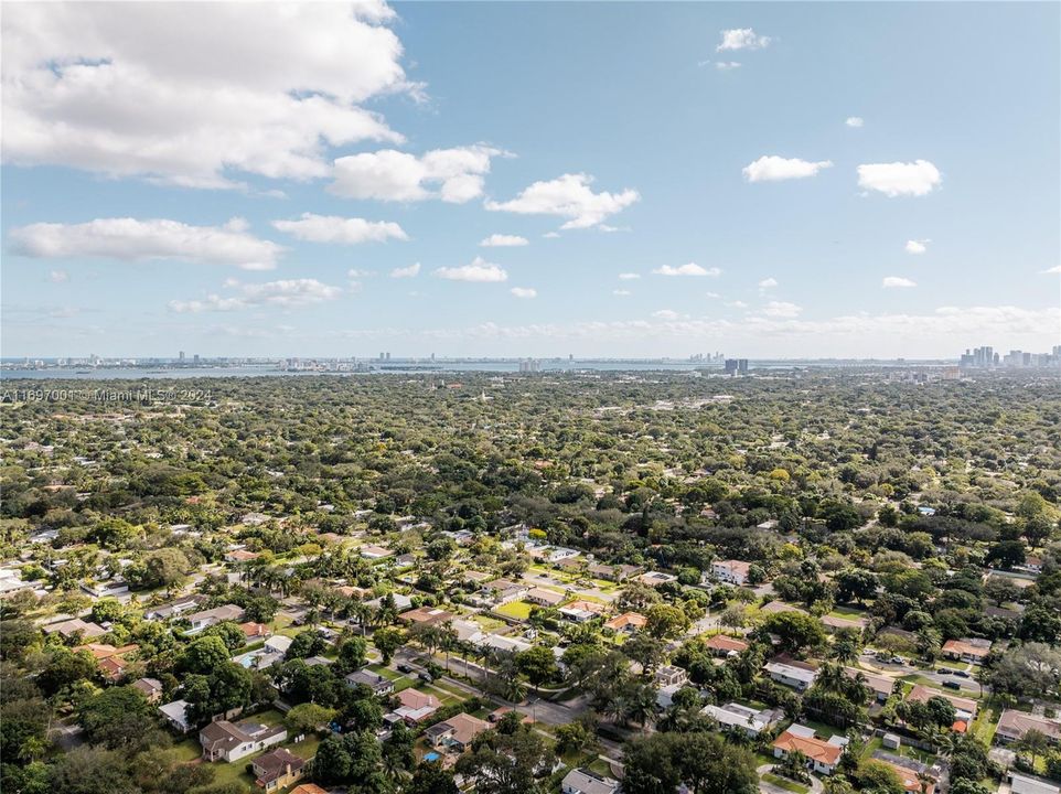 For Sale: $1,395,000 (3 beds, 2 baths, 1798 Square Feet)