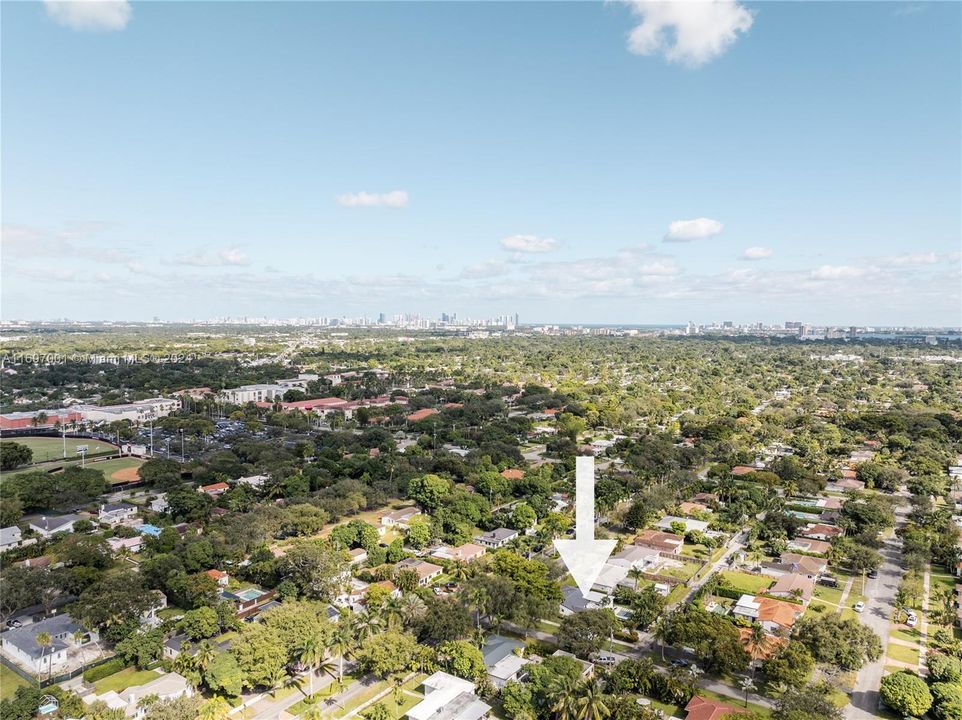 For Sale: $1,395,000 (3 beds, 2 baths, 1798 Square Feet)