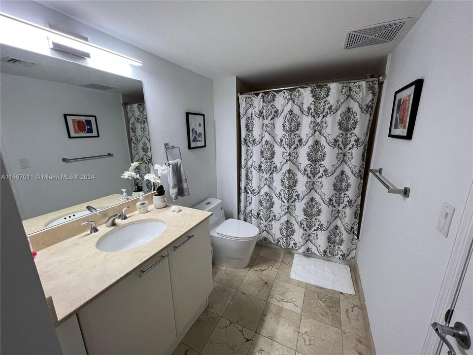 For Sale: $569,000 (1 beds, 1 baths, 791 Square Feet)