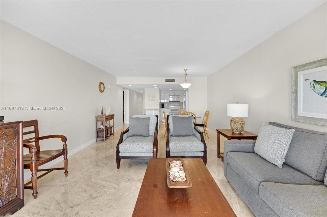 For Sale: $875,000 (2 beds, 2 baths, 1260 Square Feet)