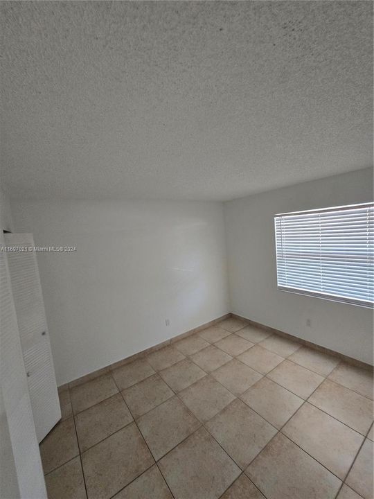 For Rent: $2,100 (2 beds, 2 baths, 956 Square Feet)