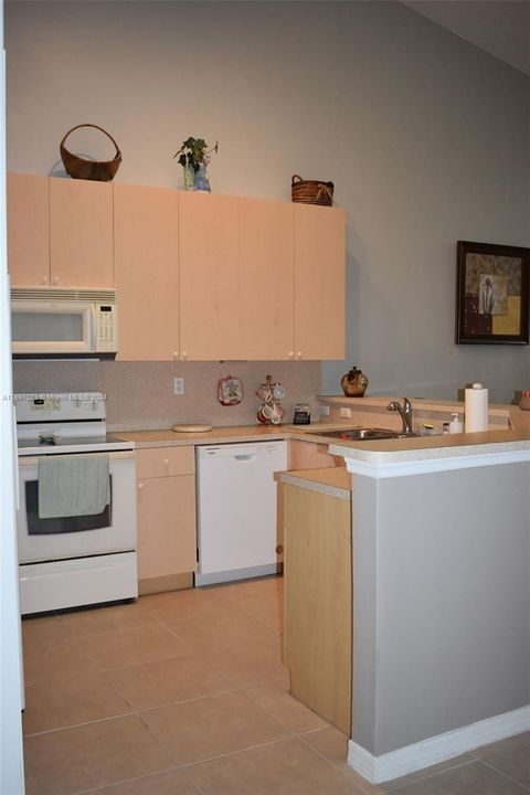 For Rent: $2,200 (2 beds, 2 baths, 1258 Square Feet)