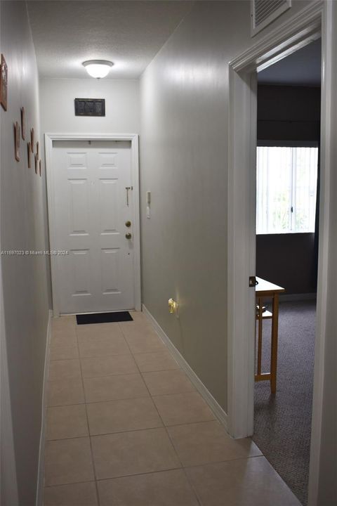 For Rent: $2,200 (2 beds, 2 baths, 1258 Square Feet)