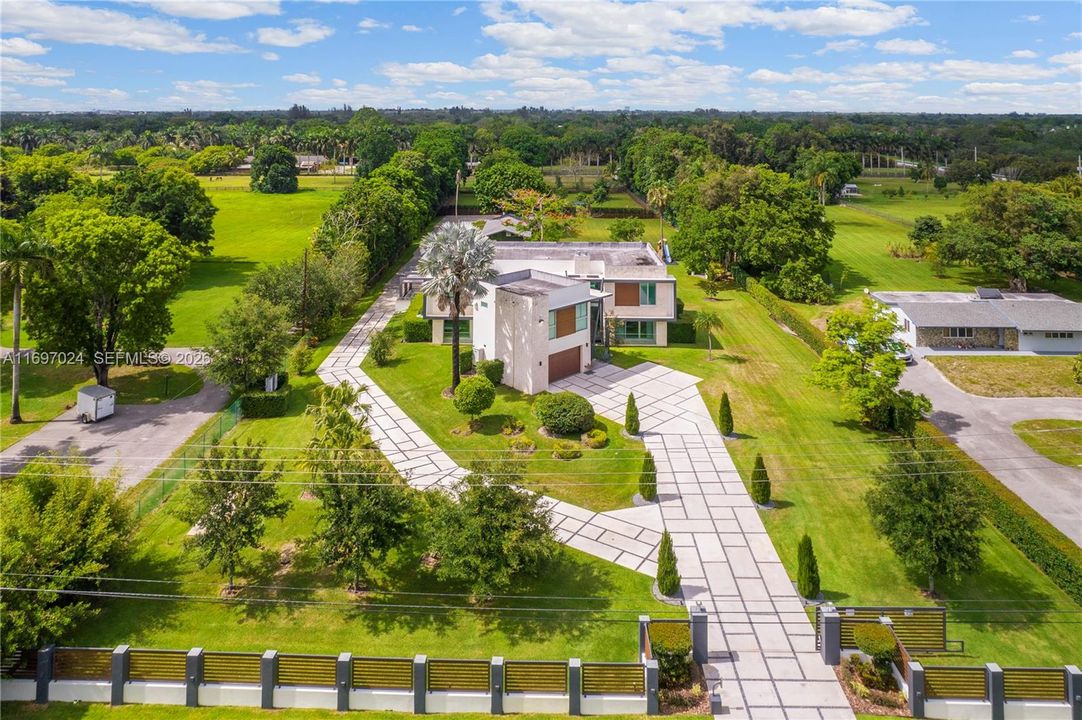 For Sale: $12,000,000 (9 beds, 10 baths, 6057 Square Feet)