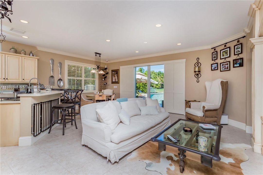 For Sale: $1,199,000 (4 beds, 2 baths, 3038 Square Feet)