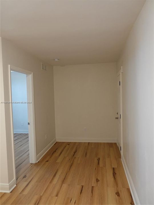 For Rent: $2,200 (1 beds, 1 baths, 446 Square Feet)