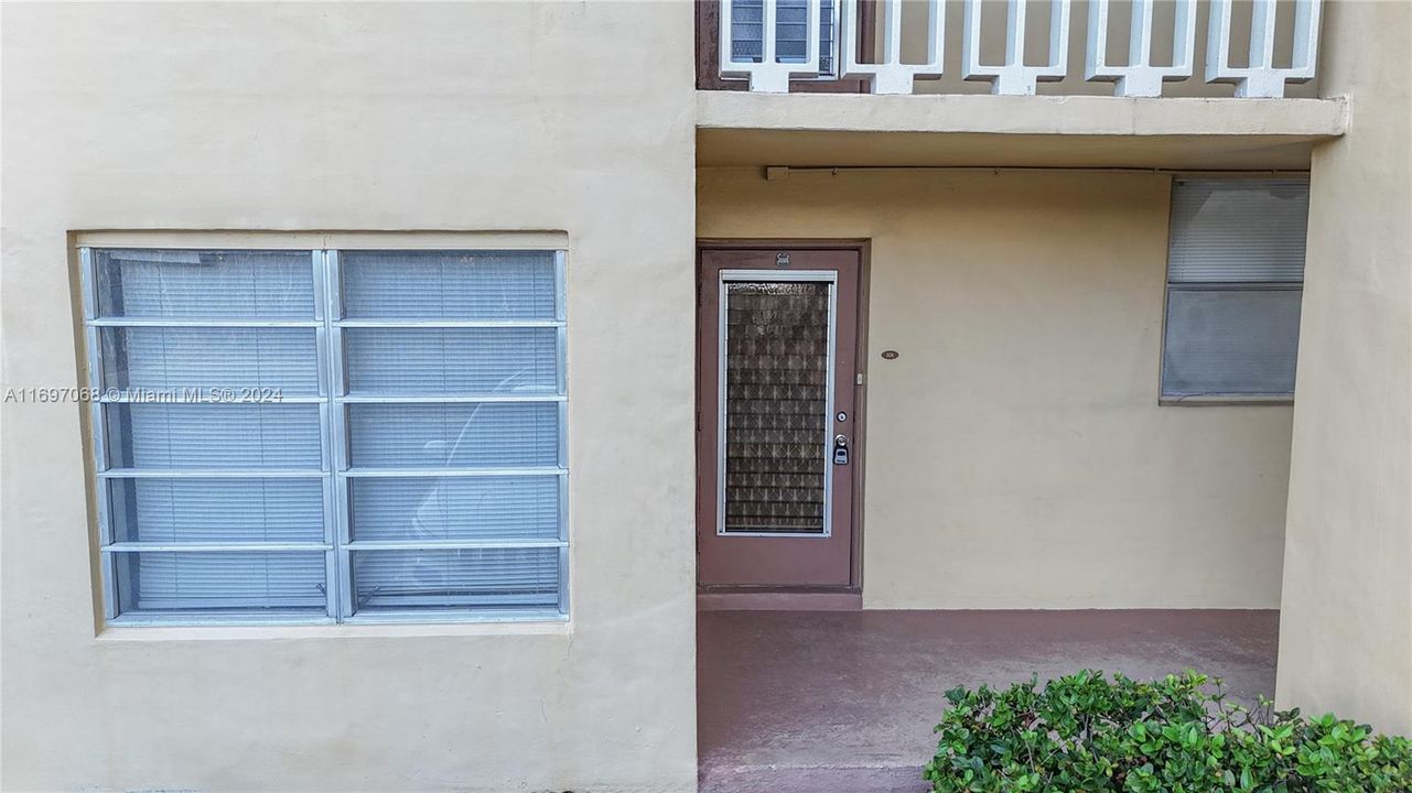 For Sale: $149,000 (2 beds, 2 baths, 1070 Square Feet)