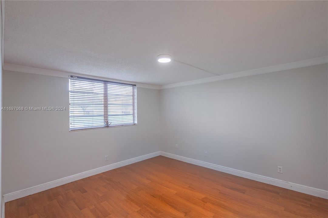 For Sale: $149,000 (2 beds, 2 baths, 1070 Square Feet)