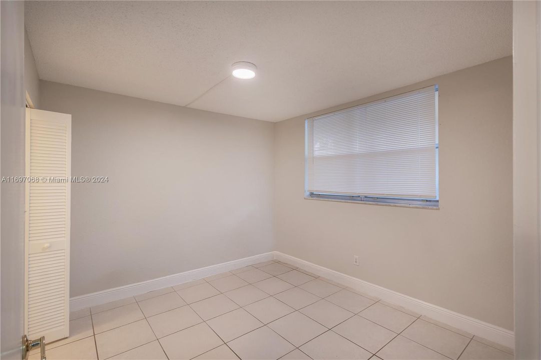 For Sale: $149,000 (2 beds, 2 baths, 1070 Square Feet)