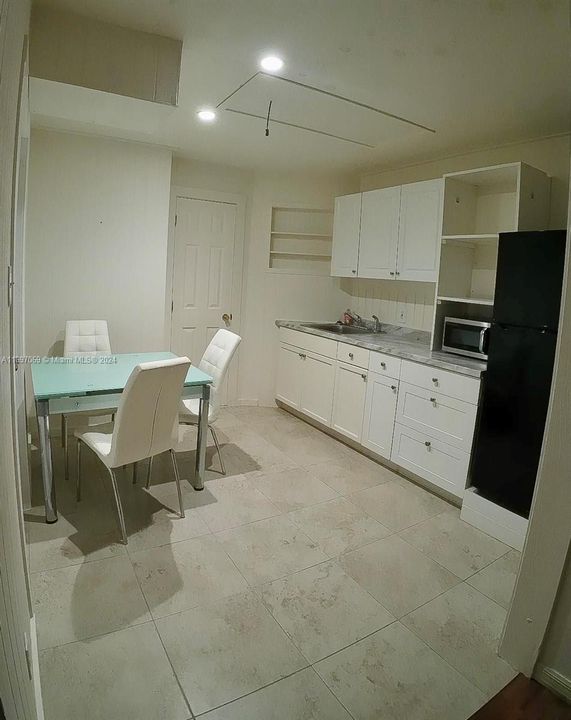 For Rent: $2,000 (2 beds, 2 baths, 1426 Square Feet)