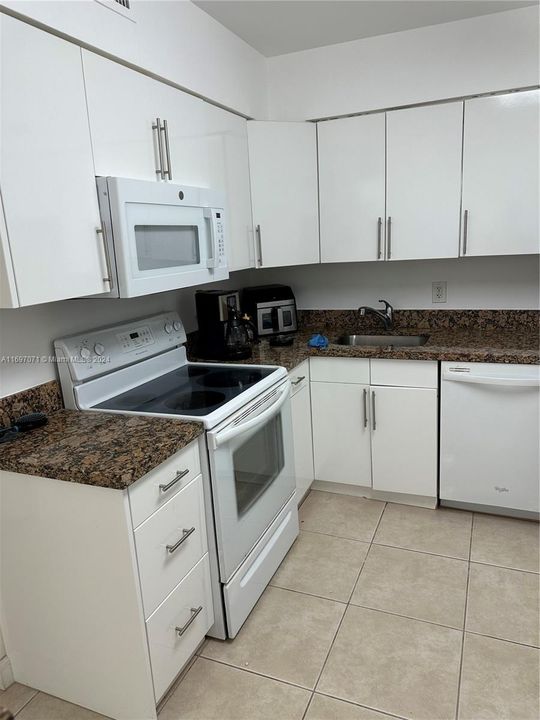 For Rent: $5,500 (2 beds, 2 baths, 1010 Square Feet)