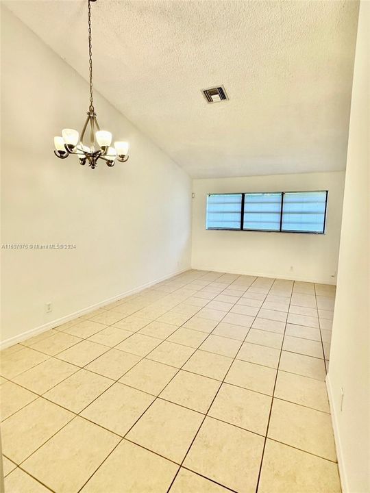 For Rent: $2,000 (2 beds, 2 baths, 868 Square Feet)