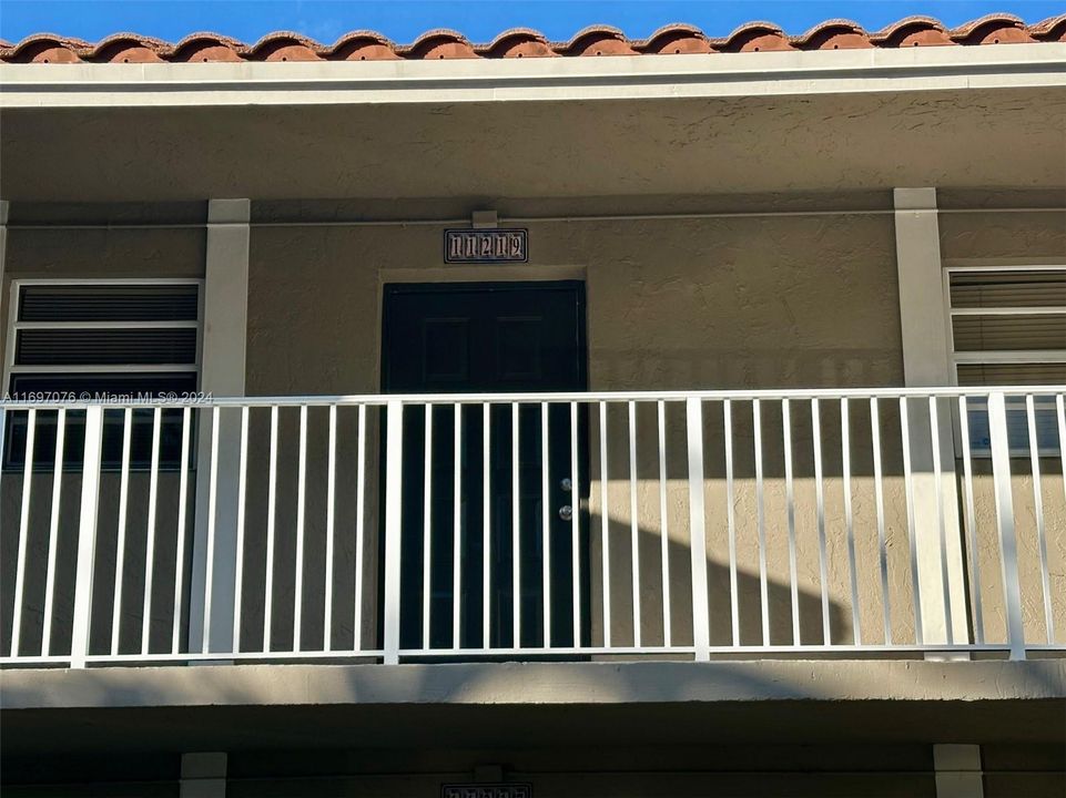 For Rent: $2,000 (2 beds, 2 baths, 868 Square Feet)