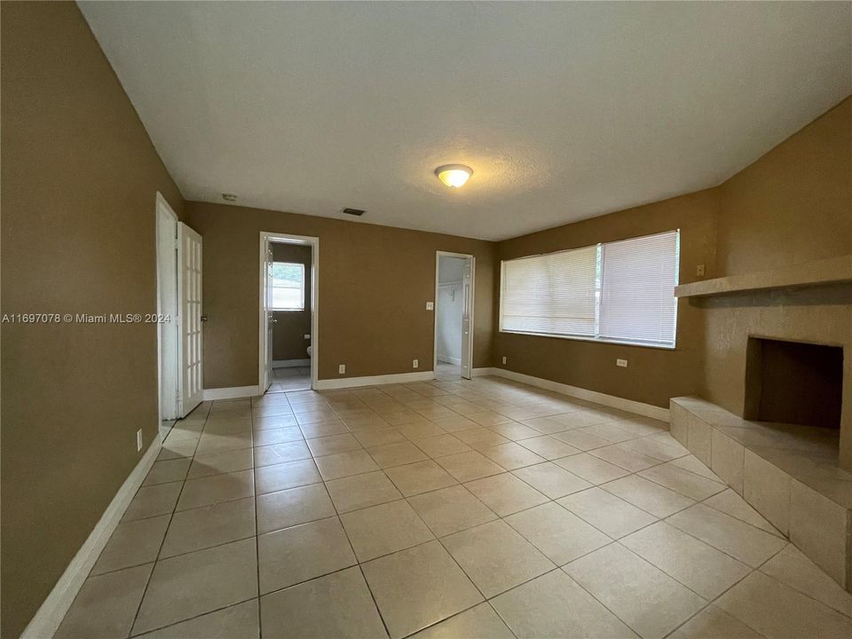 For Rent: $3,000 (3 beds, 2 baths, 1184 Square Feet)