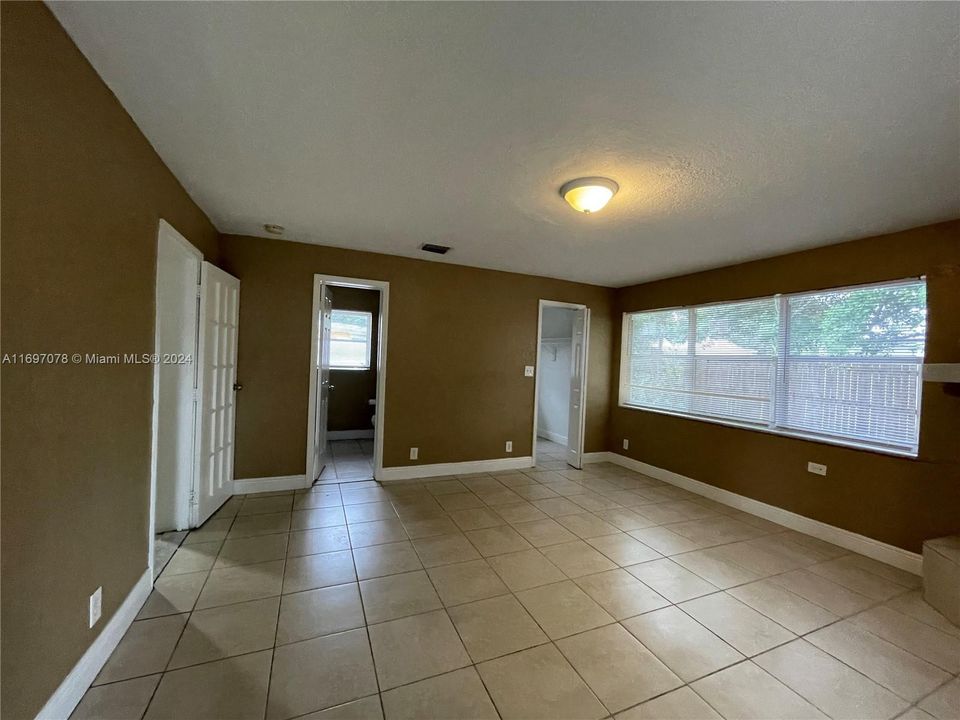 For Rent: $3,000 (3 beds, 2 baths, 1184 Square Feet)