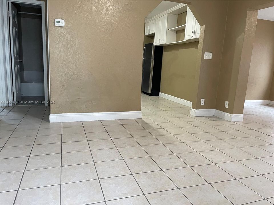 For Rent: $3,000 (3 beds, 2 baths, 1184 Square Feet)