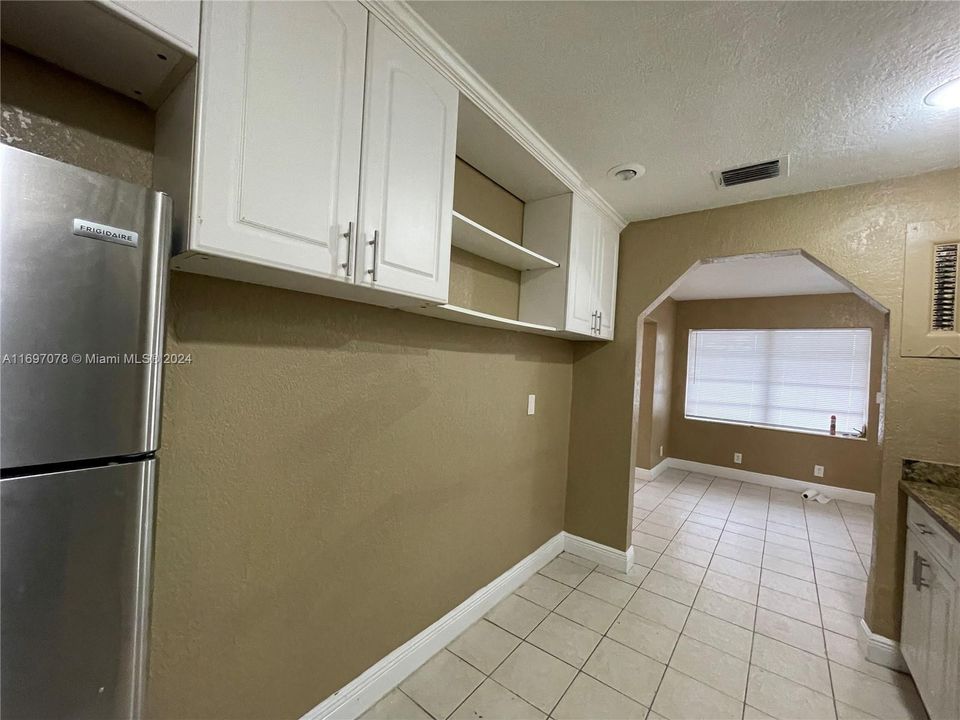 For Rent: $3,000 (3 beds, 2 baths, 1184 Square Feet)