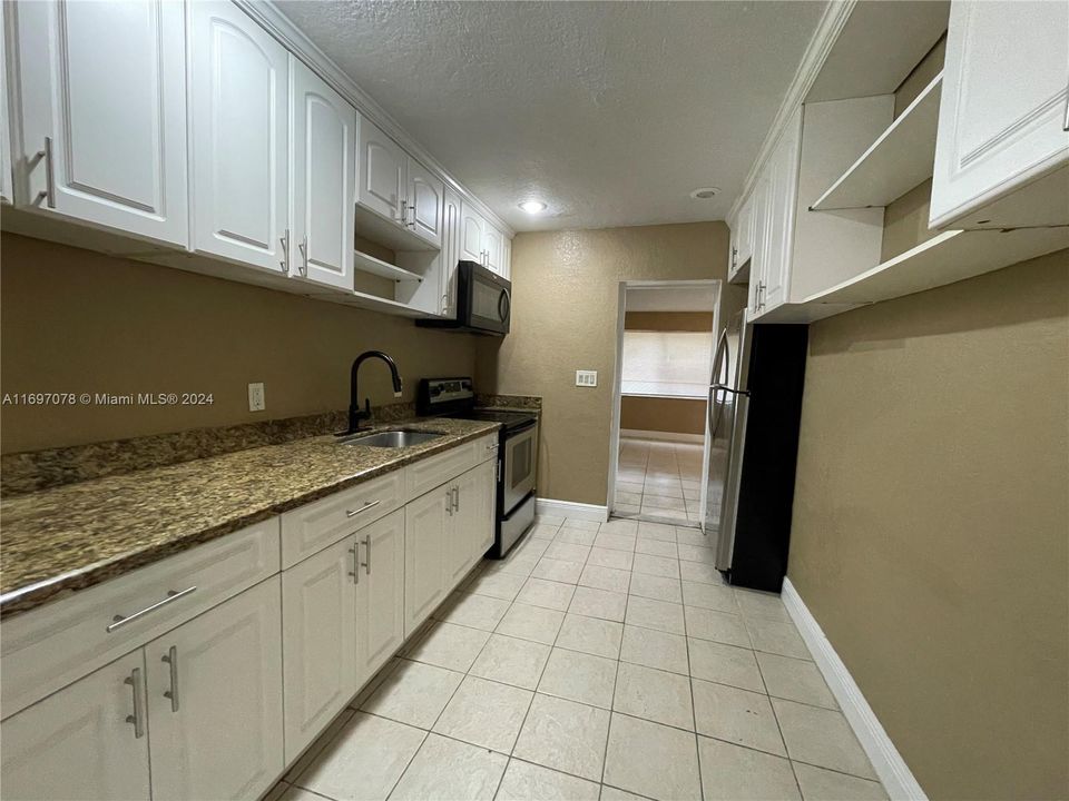 For Rent: $3,000 (3 beds, 2 baths, 1184 Square Feet)