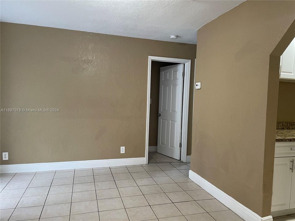 For Rent: $3,000 (3 beds, 2 baths, 1184 Square Feet)