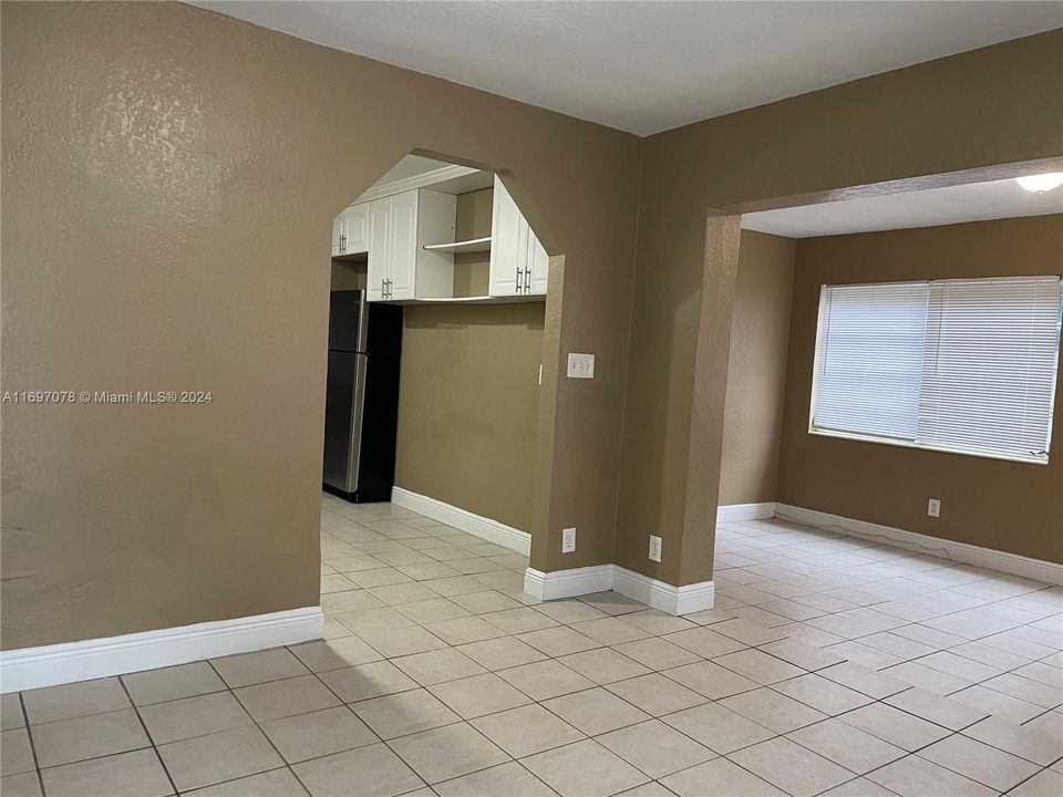 For Rent: $3,000 (3 beds, 2 baths, 1184 Square Feet)