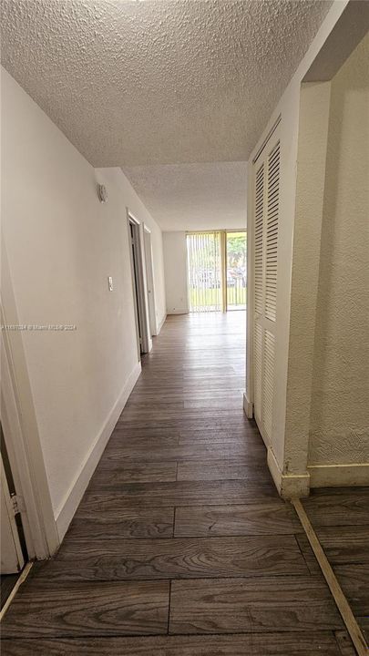 For Rent: $2,200 (1 beds, 1 baths, 690 Square Feet)