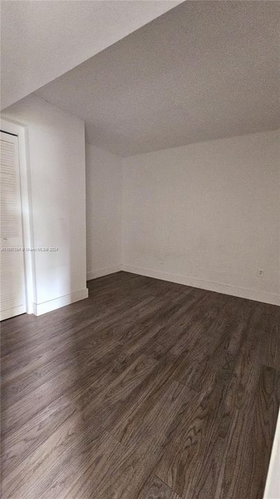 For Rent: $2,200 (1 beds, 1 baths, 690 Square Feet)