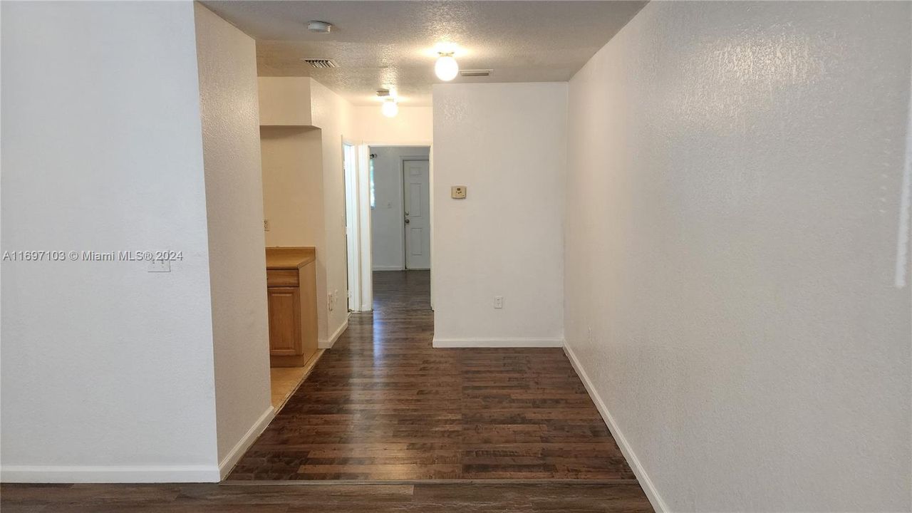 For Rent: $1,475 (1 beds, 1 baths, 580 Square Feet)