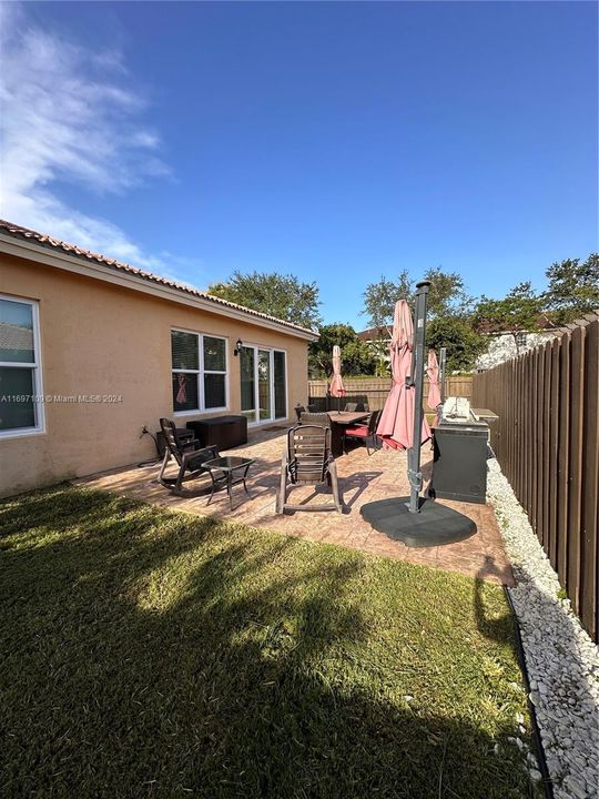 For Rent: $3,850 (4 beds, 3 baths, 2065 Square Feet)