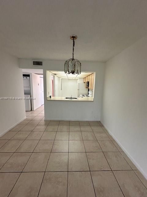 For Rent: $2,000 (2 beds, 2 baths, 956 Square Feet)