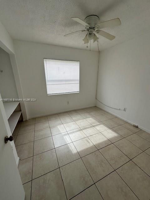 For Rent: $2,000 (2 beds, 2 baths, 956 Square Feet)