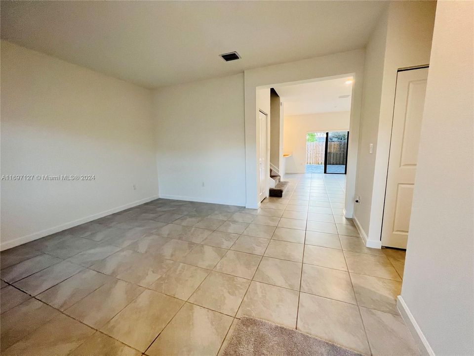 For Rent: $2,650 (3 beds, 2 baths, 1548 Square Feet)