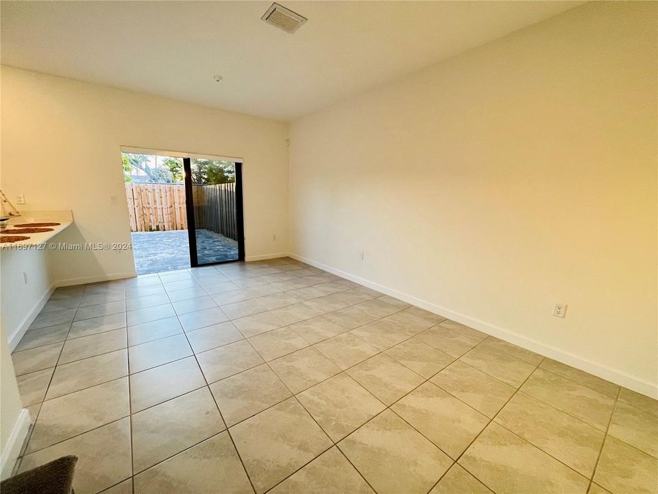 For Rent: $2,650 (3 beds, 2 baths, 1548 Square Feet)