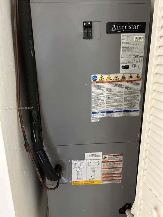 Recently Sold: $490,000 (2 beds, 1 baths, 1187 Square Feet)