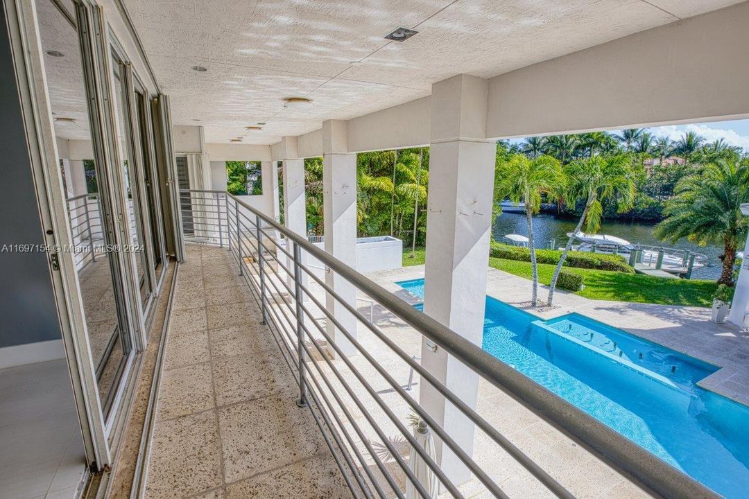 En Venta: $8,795,000 (5 camas, 6 baños, 5547 Pies cuadrados)