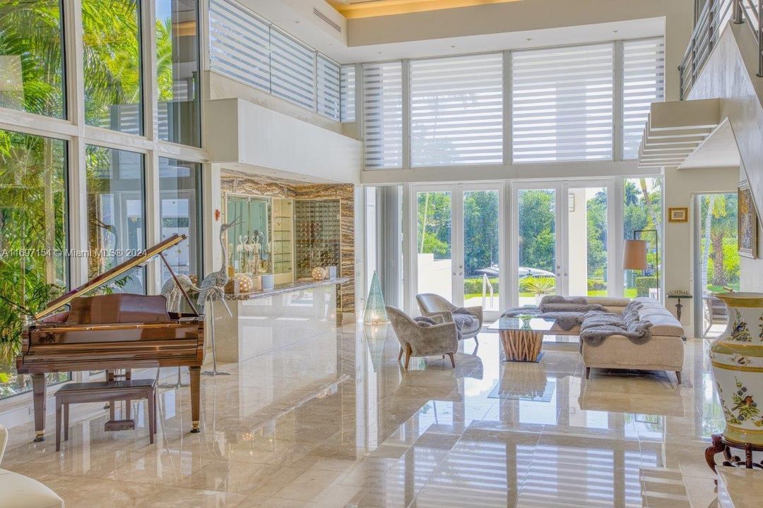 En Venta: $8,795,000 (5 camas, 6 baños, 5547 Pies cuadrados)