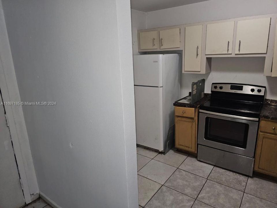 For Sale: $153,000 (2 beds, 2 baths, 1100 Square Feet)