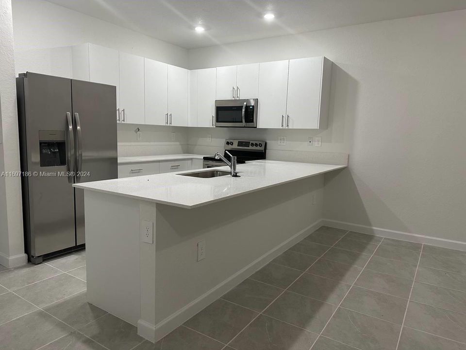 For Rent: $2,650 (3 beds, 2 baths, 1464 Square Feet)